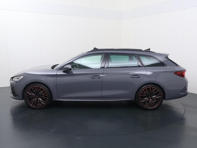 Cupra Leon Sportstourer 1.4 e-Hybrid VZ Performance | 245 PK | SoH 91% | Panoramadak | Adaptive cruise control | Dodehoek detectie | Apple Carplay/Android Auto |