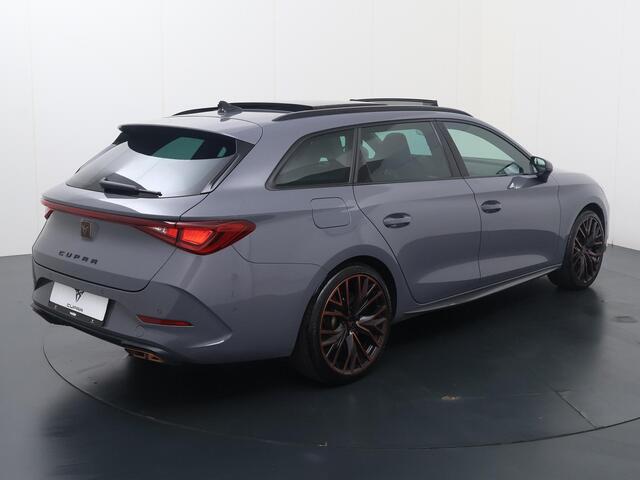 Cupra Leon Sportstourer 1.4 e-Hybrid VZ Performance | 245 PK | SoH 91% | Panoramadak | Adaptive cruise control | Dodehoek detectie | Apple Carplay/Android Auto |