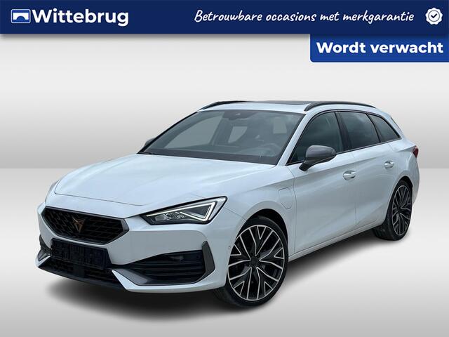 Cupra Leon Sportstourer 1.4 e-Hybrid 245pk DSG VZ Performance / Panoramadak / Elek Achterklep Met Virtual Pedal / Stuur & Stoelverwarming / Full Link / Navigatie / Camera / LED / 19" LMV