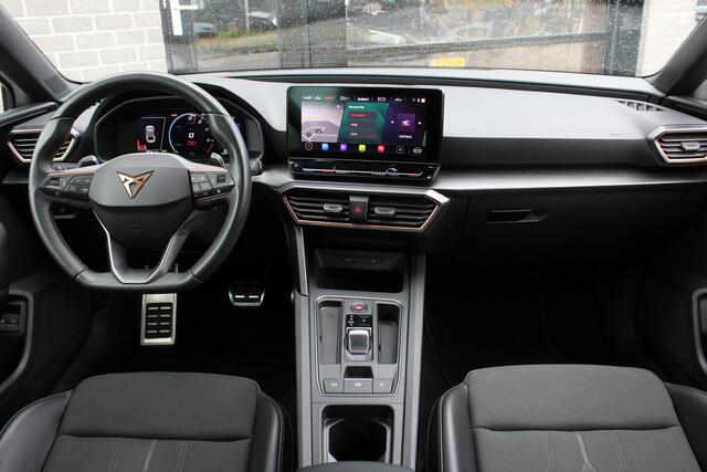Cupra Leon Sportstourer 1.4 e-Hybrid VZ Adrenaline / Carplay / Sportstoelen