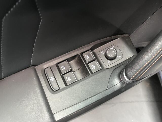 Cupra Leon Sportstourer 1.4 e-Hybrid VZ Performance / 245 PK/ AUTOMAAT/ DIGITAL DASH/ NAVI/ FULL LINK/ CLIMATE/ PARK. SENSOREN + CAMERA