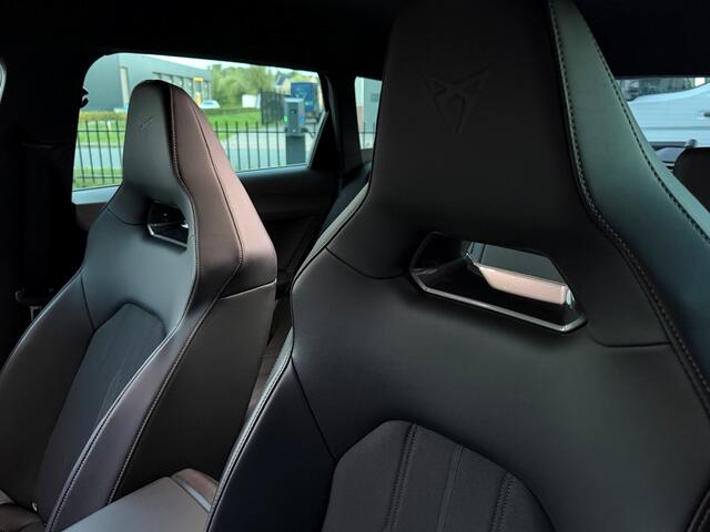 Cupra Leon Sportstourer 1.4 e-Hybrid Business - ACC - Camera - Sfeerverlichting - Stoel-stuurverwarming - Rijklaar
