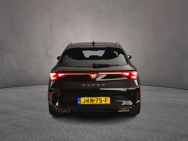 Cupra Leon Sportstourer 1.5 TSI e-Hybrid VZ Performance 272pk Automaat, Trekhaak, Adaptive cruise control, Obsidian pack, Stoelverwarming, Stuurverwarming, Achteruitrijcamera, App-connect