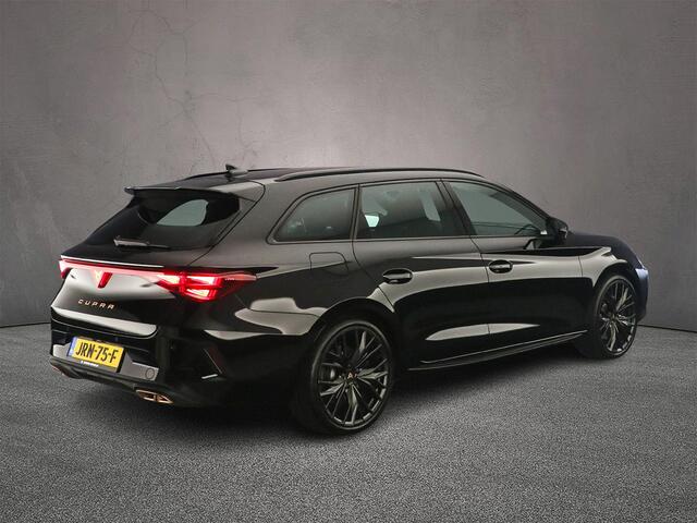 Cupra Leon Sportstourer 1.5 TSI e-Hybrid VZ Performance 272pk Automaat, Trekhaak, Adaptive cruise control, Obsidian pack, Stoelverwarming, Stuurverwarming, Achteruitrijcamera, App-connect