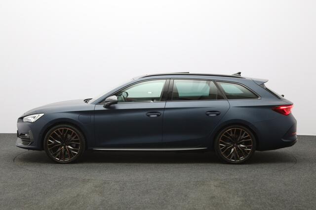 Cupra Leon Sportstourer 1.4 e-Hybrid 245 PK VZ Copper Edition PHEV, Panoramadak, Kuipstoelen, Adap. Cruise Control, Matrix-LED