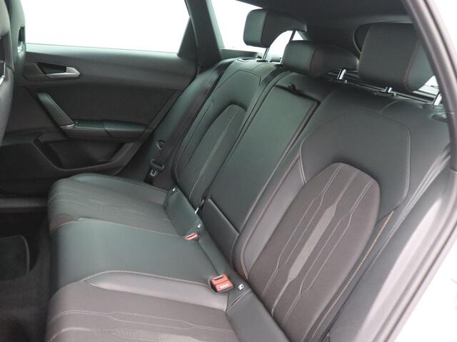 Cupra Leon Sportstourer 1.4 e-Hybrid VZ Performance 245PK DSG Achteruitrijcamera, Stoel-stuurverwarming, Side Assist, 19" LM Velgen, Elektr. Achterklep, Navi