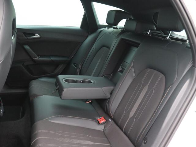 Cupra Leon Sportstourer 1.4 e-Hybrid Business 204PK DSG SOH 98,13%, Trekhaak, Achteruitrijcamera, Keyless, 18" LM Velgen, Stoel-Stuurverwarming, Navi