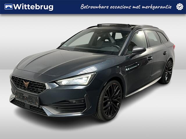 Cupra Leon Sportstourer 1.4 e-Hybrid VZ Performance / AUTOMAAT/ PANO/ KEYLESS/ CRUISE/ NAVI/ STOELVERWARMING/ PARK. SENSOREN + CAMERA/ DIVERSE HULPSYSTEMEN