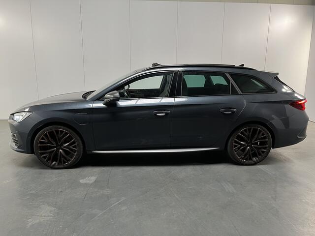 Cupra Leon Sportstourer 1.4 e-Hybrid VZ Performance / AUTOMAAT/ PANO/ KEYLESS/ CRUISE/ NAVI/ STOELVERWARMING/ PARK. SENSOREN + CAMERA/ DIVERSE HULPSYSTEMEN