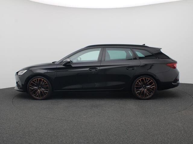 Cupra Leon Sportstourer 1.4 e-Hybrid VZ Performance 245PK DSG SOH 90,67%, Trekhaak, Side Assist, Achteruitrijcamera, 19" LM Velgen, Keyless, Stoel-Stuurverwarming