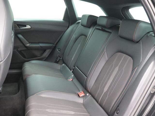 Cupra Leon Sportstourer 1.4 e-Hybrid VZ Performance 245PK DSG SOH 90,67%, Trekhaak, Side Assist, Achteruitrijcamera, 19" LM Velgen, Keyless, Stoel-Stuurverwarming