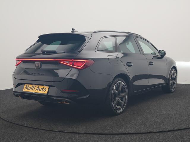 Cupra Leon Sportstourer 1.4 e-Hybrid VZ Adrenaline PHEV 245pk Dealer O.H | Trekhaak | Cruise Control | Sportstoelen & Stuur Verwarmd | Camera | Apple Carplay | Sfeerverlichting | Keyless | Virtual | Navigatie | DAB | 19"L.M