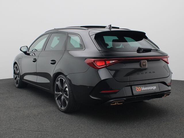 Cupra Leon Sportstourer 1.4 e-Hybrid VZ Performance 245PK DSG SOH 93%, Panoramadak, Achteruitrijcamera, Elektr. Achterklep, Stuur/stoelverwarming, Keyless, Adaptieve Cruise Control, 19" LM Velgen