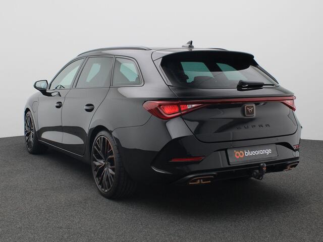 Cupra Leon Sportstourer 1.4 e-Hybrid VZ Performance 245PK DSG SOH 89,6%, Trekhaak, Adaptieve Cruise Control, Keyless, 19" LM Velgen, Side Assist, Stoel-Stuurverwarming, Voorruitverwarming