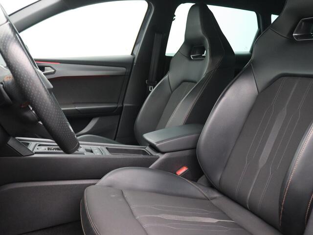 Cupra Leon Sportstourer 1.4 e-Hybrid VZ Adrenaline 245PK DSG Achteruitrijcamera, 19" LM Velgen, Stoel-Stuurverwarming, Elektr. Achterklep, Keyless, Navi