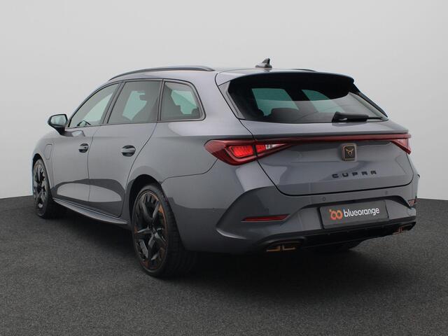 Cupra Leon Sportstourer 1.4 e-Hybrid VZ Adrenaline 245PK DSG Achteruitrijcamera, 19" LM Velgen, Stoel-Stuurverwarming, Elektr. Achterklep, Keyless, Navi