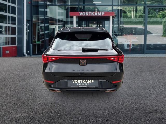 Cupra Leon Sportstourer 1.4 TSI VZ e-HYBRID ZWENK.TREKHAAK/ACC/STUUR+STOELVERW/FULL-LINK/NAVI
