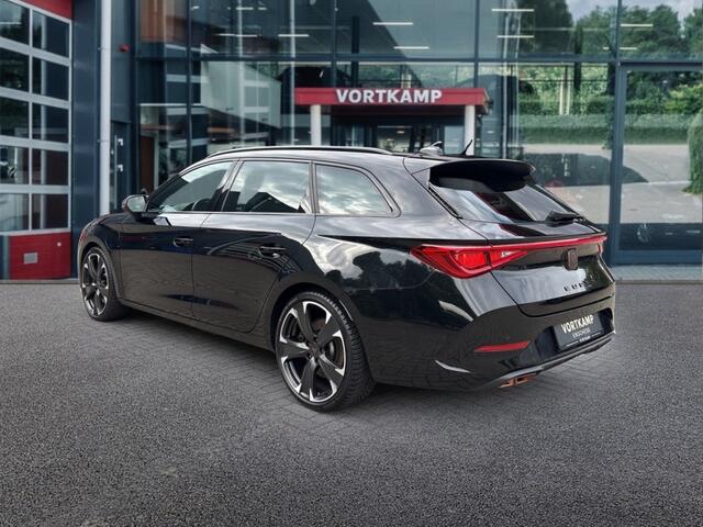Cupra Leon Sportstourer 1.4 TSI VZ e-HYBRID ZWENK.TREKHAAK/ACC/STUUR+STOELVERW/FULL-LINK/NAVI