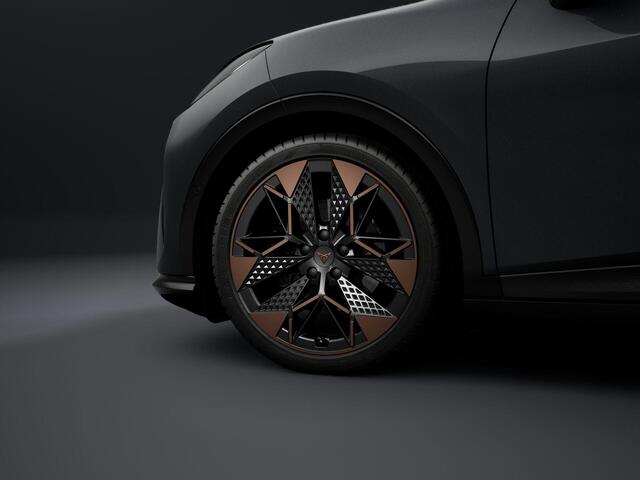 Cupra Raval Performance First Edition 56 kWh 211PK l Top View Camera l Smart Key l Edge Pack