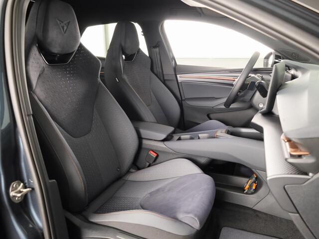 Cupra Raval Business First Edition 56 kWh 211PK | Elektrisch Verstelbare Stoelen | Keyless Entry | Achteruitrijcamera | Climate Control | Adaptieve Cruise Control |