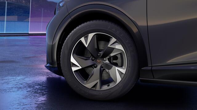 Cupra Tavascan 77kWh Elektromotor 286 1AT Essential | Achteruitrijcamera | Digitaal instrumentenpaneel (Virtual Cockpit) | Parkeersensoren achter & voor
