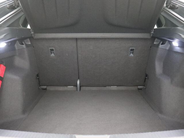 Cupra Tavascan Business 82 kWh 286PK Warmtepomp, Matrix-LED, Keyless, Achteruitrijcamera, Alarm, Virtual Pedal, Side Assist, Travel Assist, Stoel- en Stuurwielverwarming, 19" LM Velgen