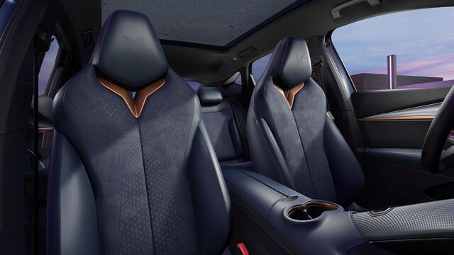 Cupra Tavascan 77kWh Elektromotor 286 1AT Adrenaline | Digitaal instrumentenpaneel (Virtual Cockpit) | Head-up Display met 'Augmented Reality' | Multifunctioneel verwarmbaar stuurwiel met start- & CUPRA-knop