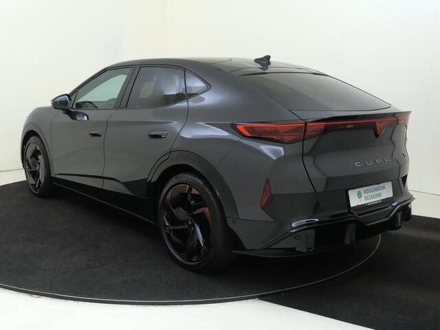 Cupra Tavascan VZ Adrenaline 82 kWh | Panoramadak | Adaptieve demping systeem | 360 camera | Head-up display | 3-zone airco | Parkeerassistent | Dodehoek detectie | Keyless |