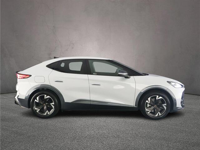 Cupra Tavascan Business 286pk Automaat Warmtepomp, Adaptive cruise control, Elektrische achterklep, Achteruitrijcamera, Navigatie, Stuurwiel verwarmd