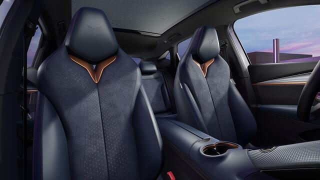 Cupra Tavascan 77kWh Elektromotor 286 1AT Adrenaline | Digitaal instrumentenpaneel (Virtual Cockpit) | Head-up Display met 'Augmented Reality' | Multifunctioneel verwarmbaar stuurwiel met start- & CUPRA-knop