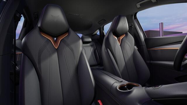 Cupra Tavascan 77kWh Elektromotor 286 1AT Essential | Achteruitrijcamera | Digitaal instrumentenpaneel (Virtual Cockpit) | Parkeersensoren achter & voor