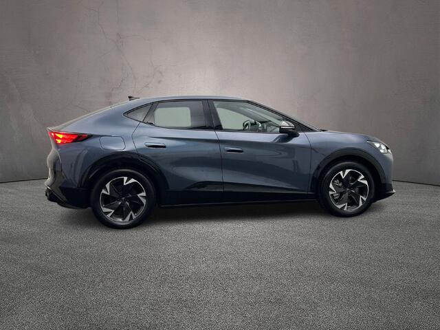 Cupra Tavascan Adrenaline 286pk Automaat Warmtepomp, Adaptive cruise control, Verwarmde voorruit, Achteruitrijcamera, LED koplampen, Navigatie, Stoelverwarming