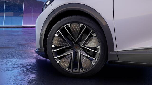 Cupra Tavascan 77kWh Elektromotor 340 1AT VZ Extreme | Digitaal instrumentenpaneel (Virtual Cockpit) | Head-up Display met 'Augmented Reality' | Multifunctioneel verwarmbaar stuurwiel met start- & CUPRA-knop