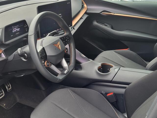 Cupra Tavascan Business 82 kWh 286pk | Navigatie | Lichtmetalen velgen | Verwarmbare voorstoelen | Parkeercamera | Verwarmd stuurwiel