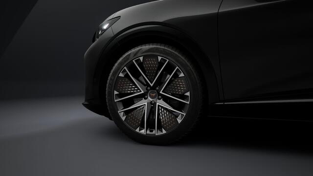 Cupra Tavascan 77kWh Elektromotor 340 1AT VZ Extreme | CUP-kuipstoelen vóór, Nappa leder Enceladus Grey | Digitaal instrumentenpaneel (Virtual Cockpit) | Draadloze Apple CarPlay(TM), Android Auto(TM)