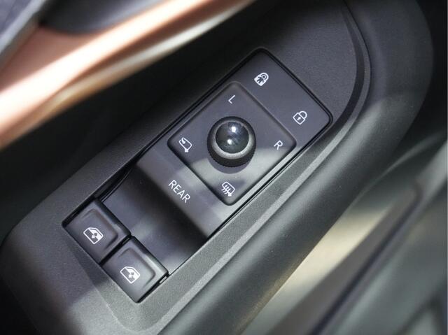 Cupra Tavascan Business 82 kWh 286pk / Navigatie / Camera / Full Link 281