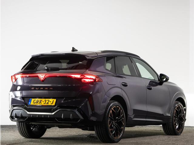 Cupra Terramar 1.5 TSI e-Hybrid VZ Performance | Panoramisch dak | Lederen bekleding | Matrix LED | Elektrisch bedienbare stoelen | 20 inch "hadron copper"