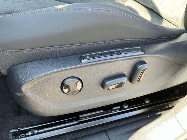 Cupra Terramar VZ 1.5 TSI e-Hybrid 272pk DSG America s CUP · Matrix LED · Head-Up Display · Sennheiser Sound · Camera · Inklap. Trekhaak · Stuur- & Stoelverwarming · Keyless · Garantie t/m 01-03-2027 of 100.000km