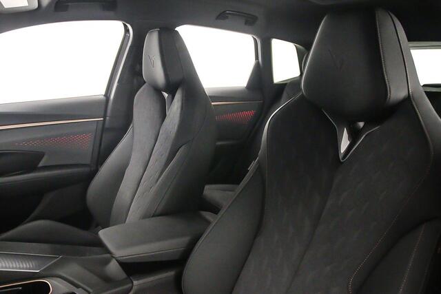 Cupra Terramar Business 1.5 TSI eHybrid 204pk DSG Automaat Trekhaak, Achteruitrijcamera, LED matrix koplampen, Adaptive cruise control, Stuurwiel verwarmd, Elektrische achterklep
