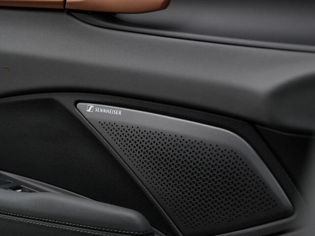 Cupra Terramar 1.5 TSI e-Hybrid 272 pk DSG VZ | Panoramadak | Leder/Suede | Sennheiser | 360 Camera | Geheugenstoel | Matrix LED | Head-up display