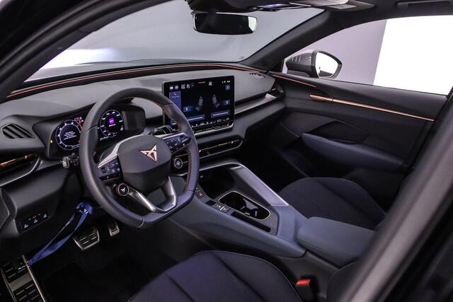 Cupra Terramar Business 1.5 TSI eHybrid 204pk DSG Automaat Trekhaak, Panoramadak, Adaptive cruise control, Achteruitrijcamera, Elektrische achterklep