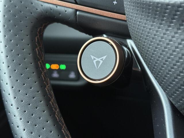 Cupra Terramar 1.5 TSI e-Hybrid VZ America s CUP | 272 PK | SoH 100% | Panoramadak | Matrix LED verlichting | Sennheiser audio | 360 graden camera | Lederen bekleding |