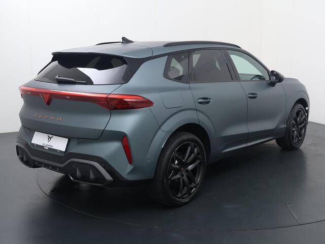 Cupra Terramar 1.5 TSI e-Hybrid VZ America s CUP | 272 PK | SoH 100% | Trekhaak wegklapbaar | Head-up display | Sennheiser geluidssysteem | Lederen bekleding | Fabrieksgarantie tot 10/2030 of 150.000km |