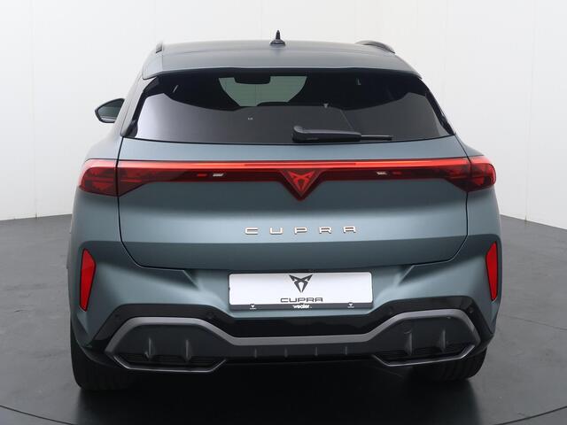 Cupra Terramar 1.5 TSI e-Hybrid VZ America s CUP | 272 PK | SoH 100% | Trekhaak wegklapbaar | Head-up display | Sennheiser geluidssysteem | Lederen bekleding | Fabrieksgarantie tot 10/2030 of 150.000km |
