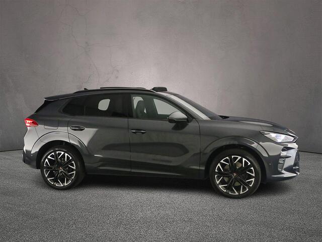 Cupra Terramar 1.5 TSI e-Hybrid VZ Performance 272pk DSG Automaat, Trekhaak, Panoramadak, Sennheiser, 360 camera, Head up display, Stoelverwarming, Stuurverwarming, Matrix LED koplampen, Elektrische achterklep, Parkeersensoren, Navigatie, App-connect