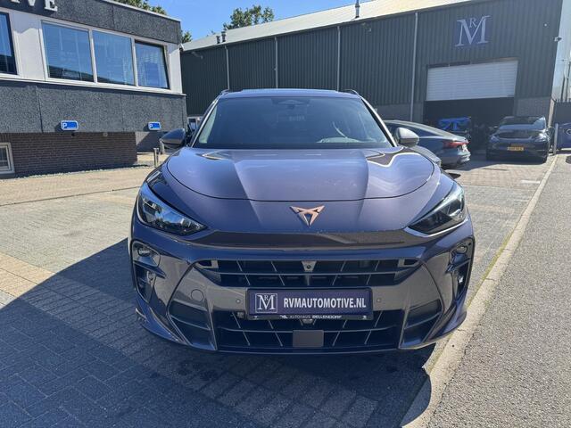 Cupra Terrarmar 1.5 e-HYBRID 200kW VZ DSG VAN: € 48.900,- VOOR: 45.877,- UW HERFSTVOORDEEL: 3.023,- 272 PK! | PLUG-IN-HYBRIDE | KEY LESS ENTRY | PANORAMADAK | 360° CAMERA | EL. STOELEN MET GEHEUGEN| RIJKLAARPRIJS INCL. 12 MND BOVAG GARANTIE