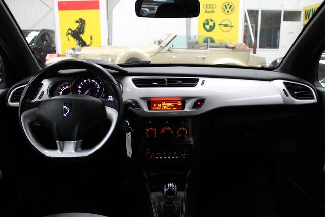 DS DS 3 1.2 PureTech Chic Dealer onderhouden, Airco, Cruise control, Isofix