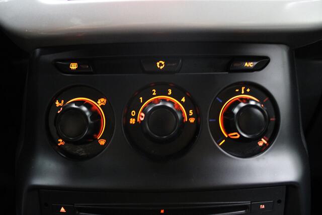 DS DS 3 1.2 PureTech Chic Dealer onderhouden, Airco, Cruise control, Isofix