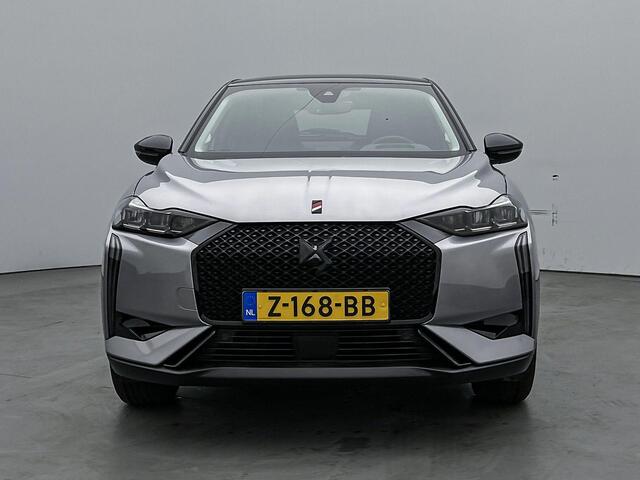 DS DS 3 SUV Performance Line 130 pk Automaat | Navigatie | Achteruitrijcamera | Parkeersensoren Voor en Achter | Alcantara Bekleding | LED Koplampen | Dodehoek Detectie | DAB Ontvanger | Adaptieve Cruise Control | 17" Lichtmetalen Velgen | Apple Carplay/Android A