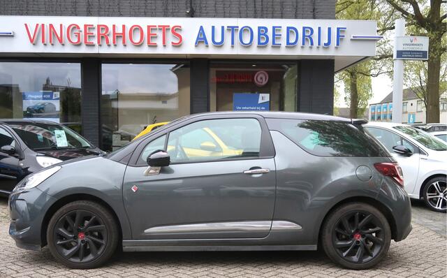 DS DS 3 110 Pk Benzine *** Performance Line *** Navigatie * Achteruitrij Parkeer Camera * Climate & Cruise Control * Apple Car Play * Vingerhoets: Vierde Generatie Eersteklas Service !